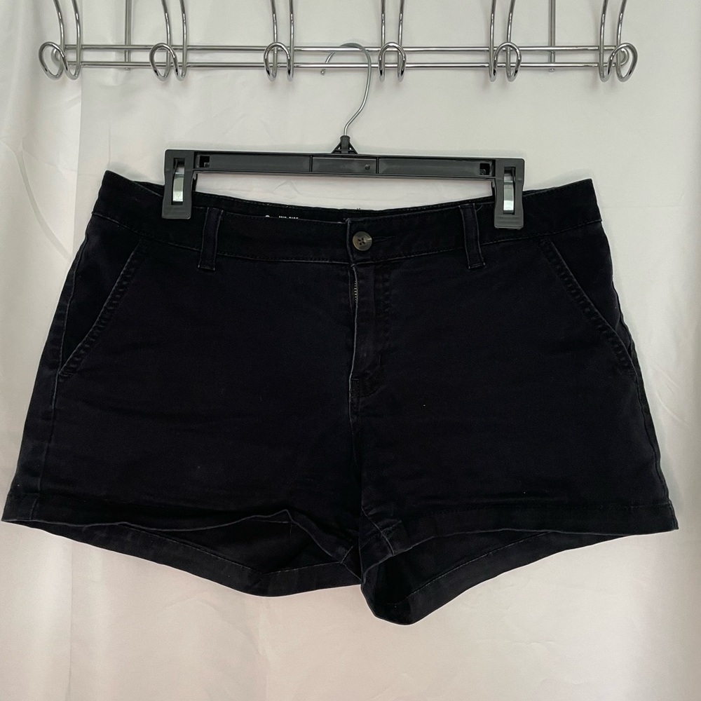 Ana Classic black Women's Shorts​​​​​​